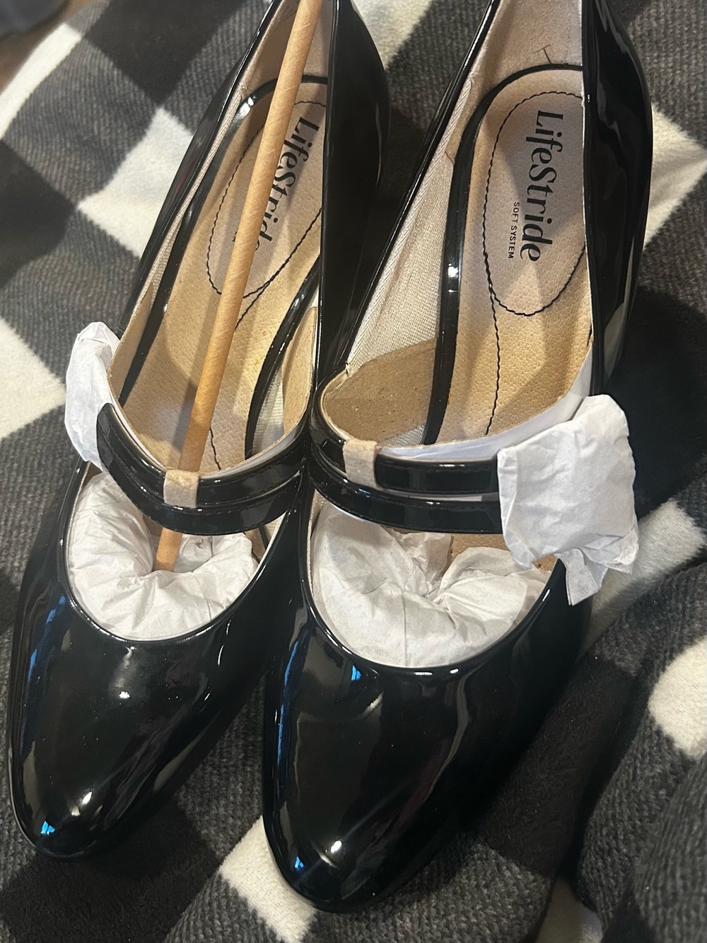 Life Stride Black Patent Mary Jane Flats
